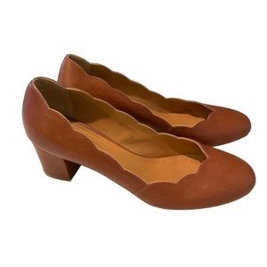 Sezane Les Souliers heritage scalloped leather pumps in size 41 (9 1/2)